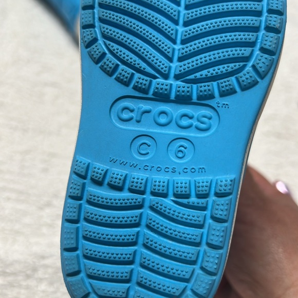Crocs Kids' Bump It Rain Boot electric blue size C6. - Picture 9 of 9